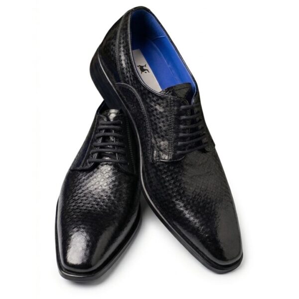 Zapato en cuero alto brillo (El Club de La Llave de Lord´s)