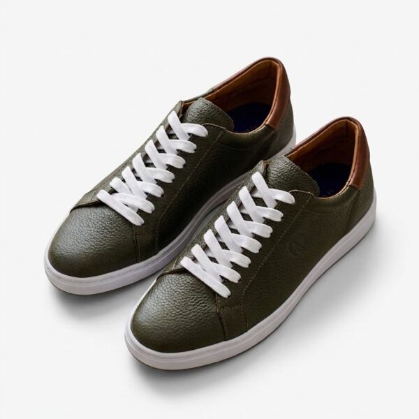 Zapatilla en cuero con vivo en  zona trasera (El Club de La Llave de Lord´s)