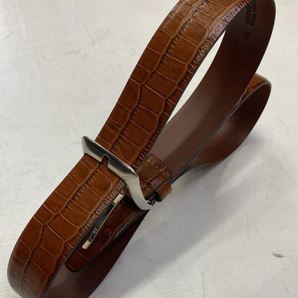 Cinto en cuero modelo crocco (El Club de La Llave de Lord´s)