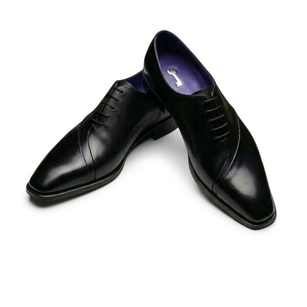 Zapato en cuero linea irregular (El Club de La Llave de Lord´s)